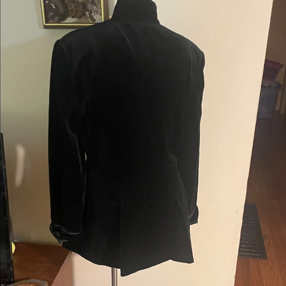 Doncaster Elegant Black Velvet Jacket w/ Gold Buttons - Picture 5 of 9